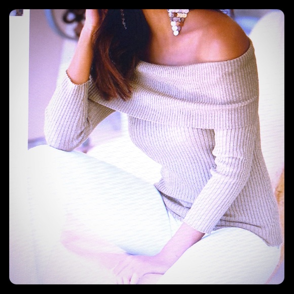 Boston Proper Tops - 🔥HOST PICK🔥 Off-The-Shoulder Rose Metallic Top